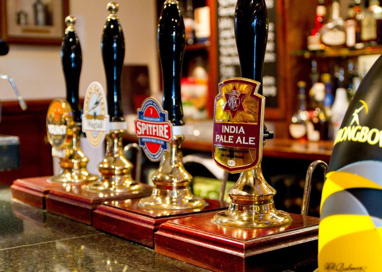 The Walnut Tree Inn Blisworth Экстерьер фото