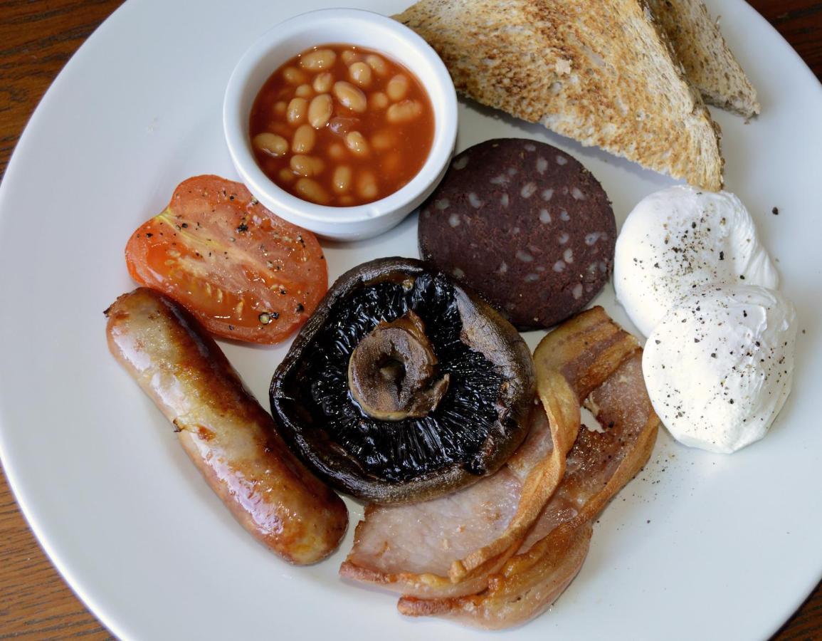 The Walnut Tree Inn Blisworth Экстерьер фото