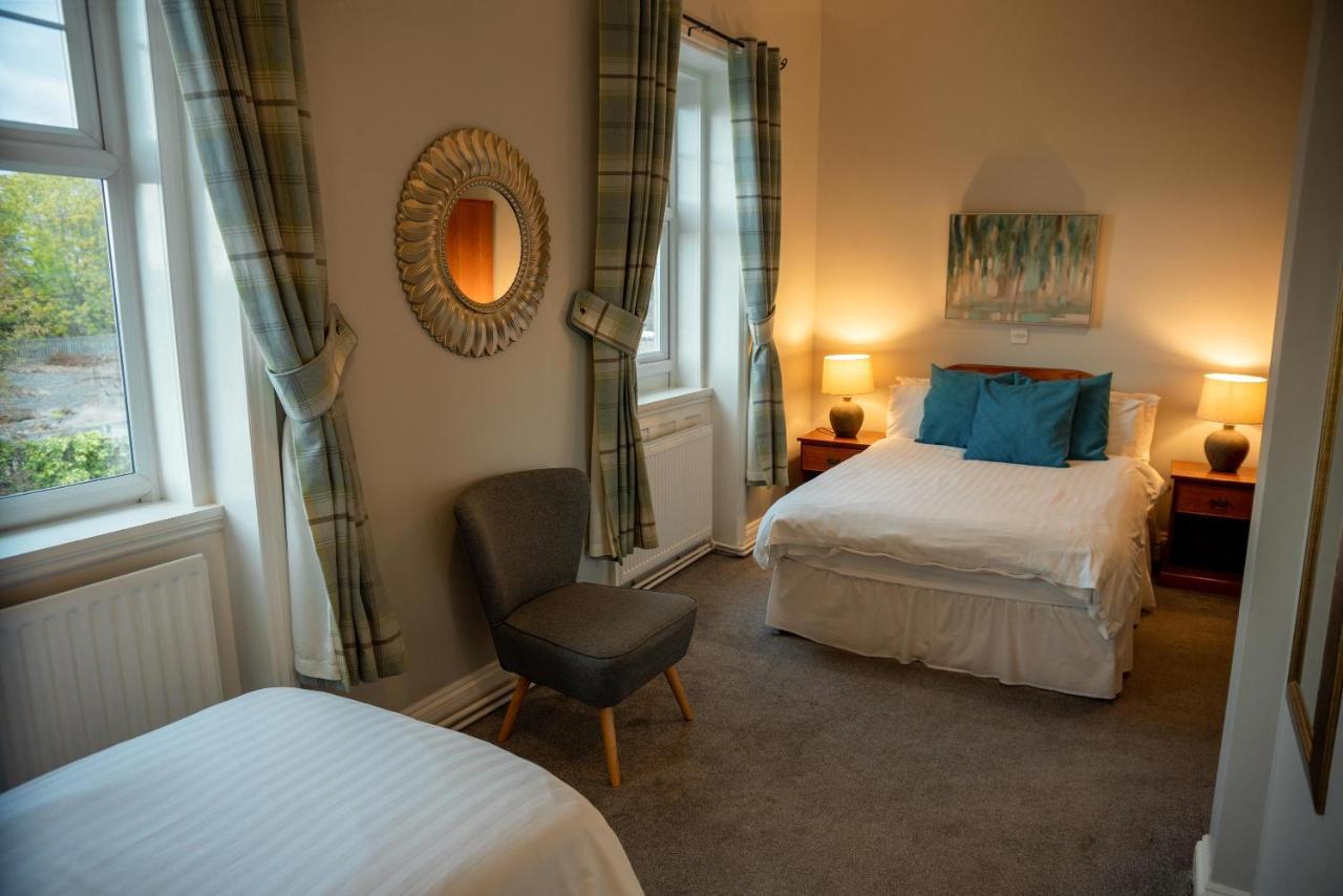 The Walnut Tree Inn Blisworth Экстерьер фото