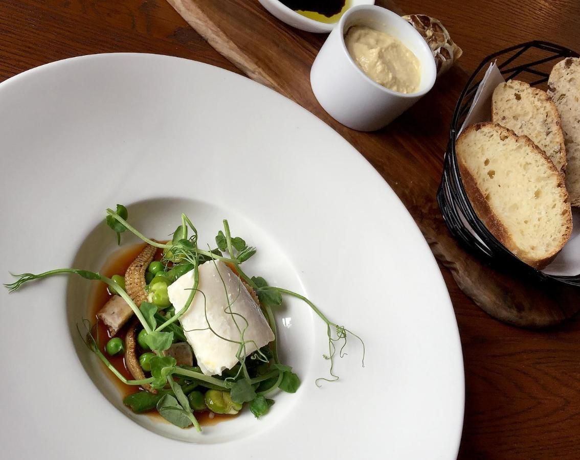 The Walnut Tree Inn Blisworth Экстерьер фото