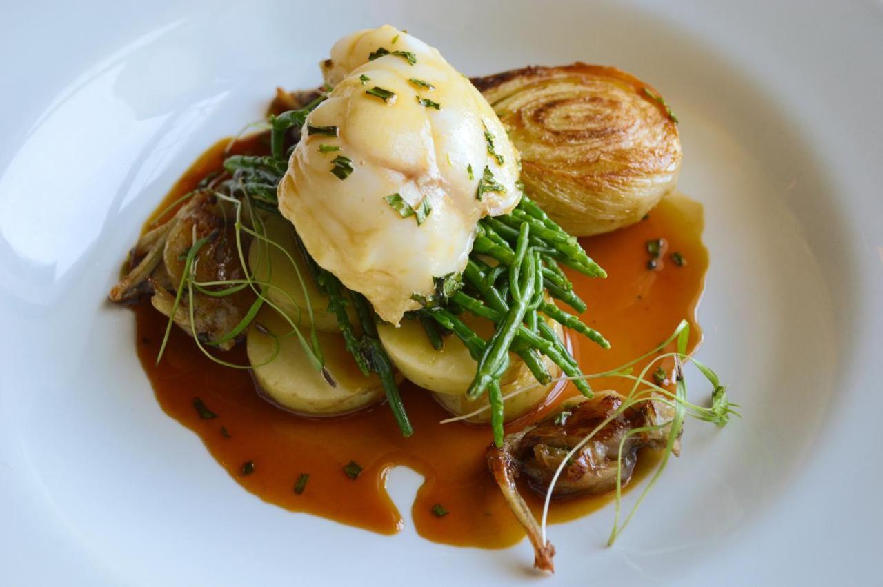 The Walnut Tree Inn Blisworth Экстерьер фото